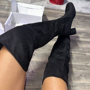 BRAND NEW in the box in dust bags DREAM PARIS knee high black suede boots
